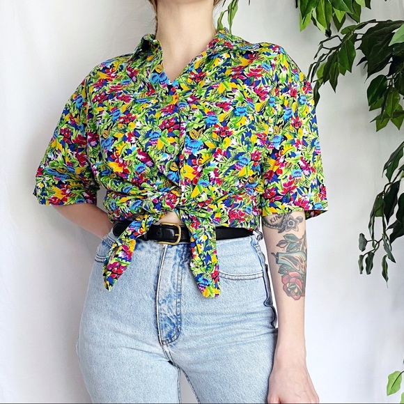 Vintage Tops - Vintage Retro Floral Printed Button Up Top